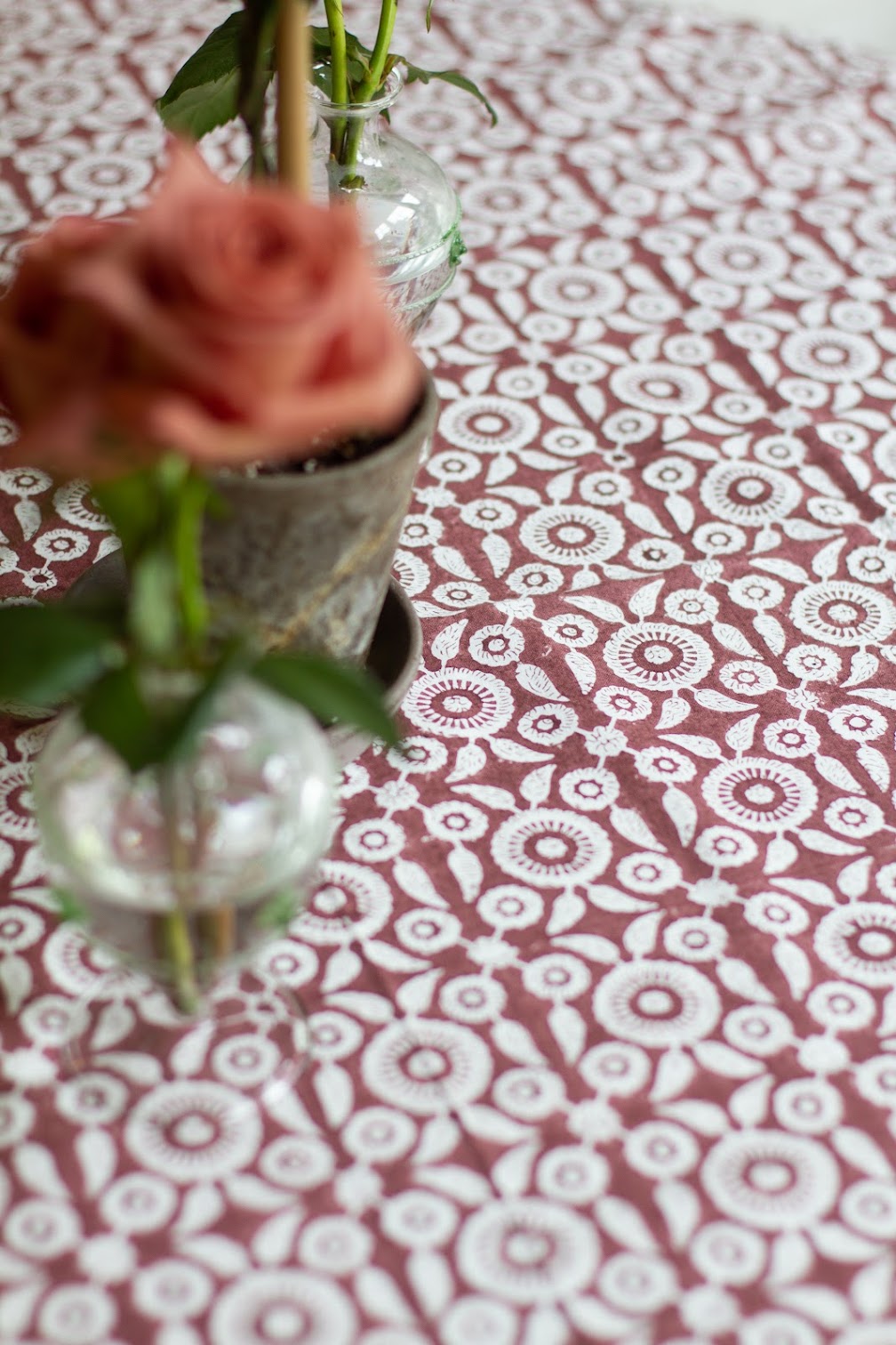 Feathered Tile Tablecloth in Cabernet