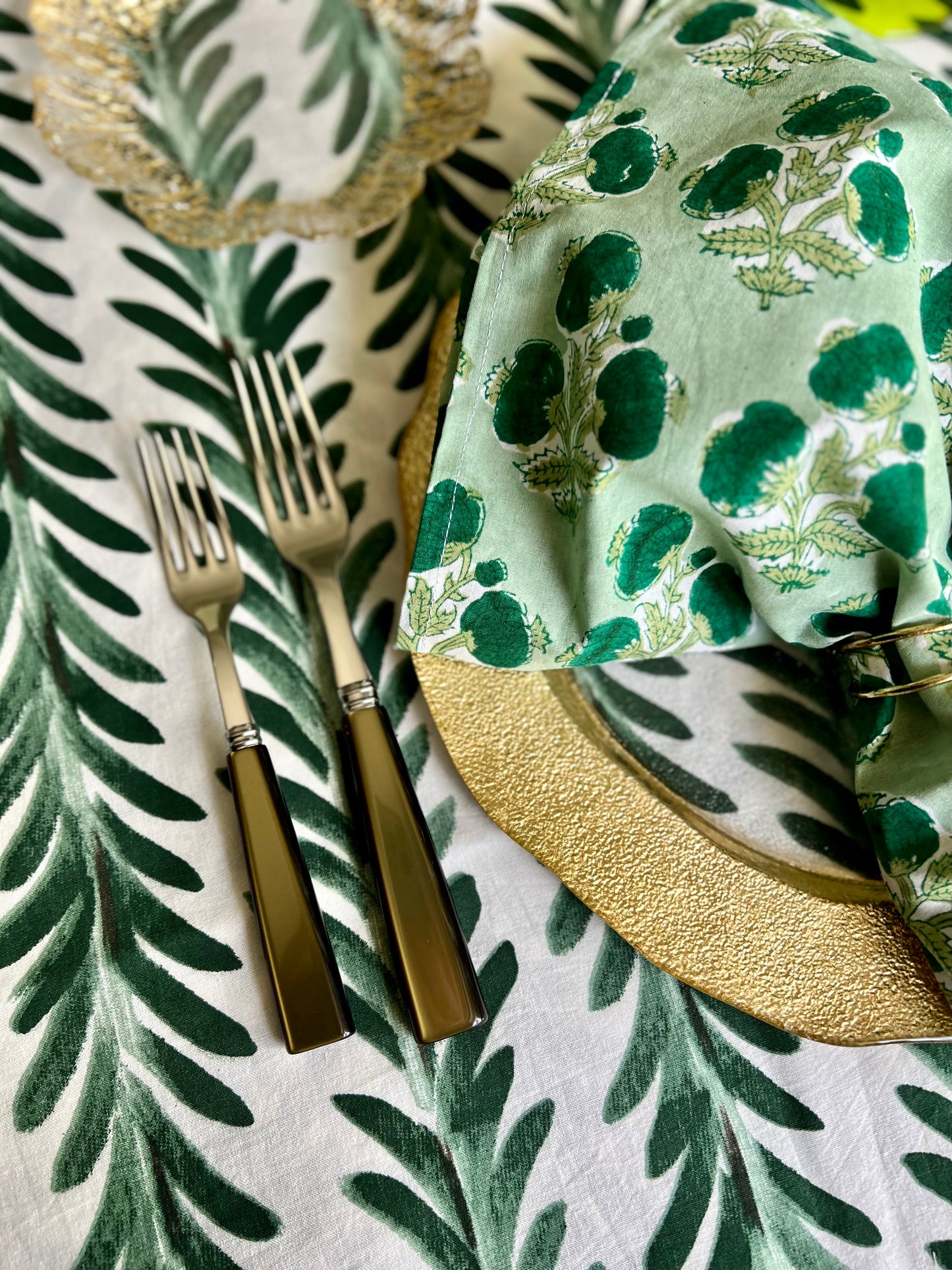 Ferns Tablecloth in Pine Green