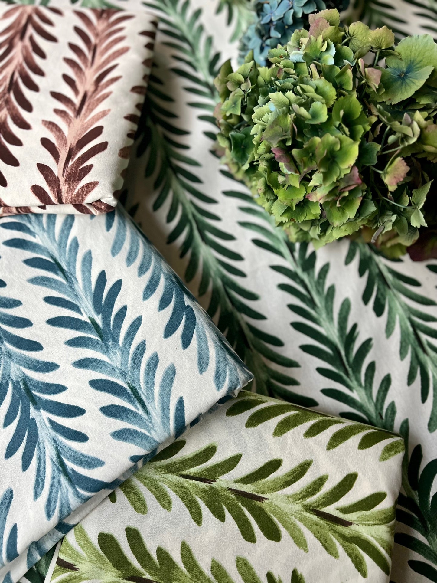 Ferns Tablecloth in Pine Green