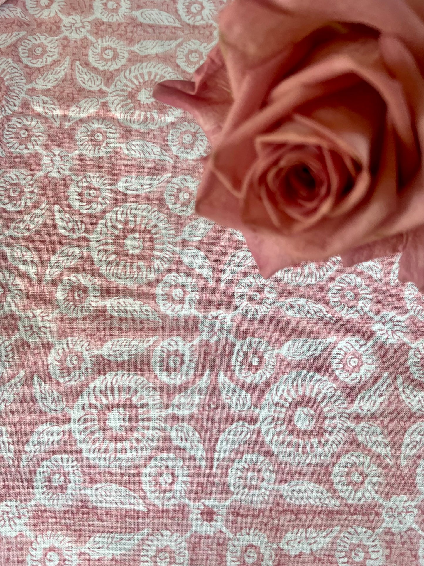 Feathered Tile Tablecloth in Dusty Rose