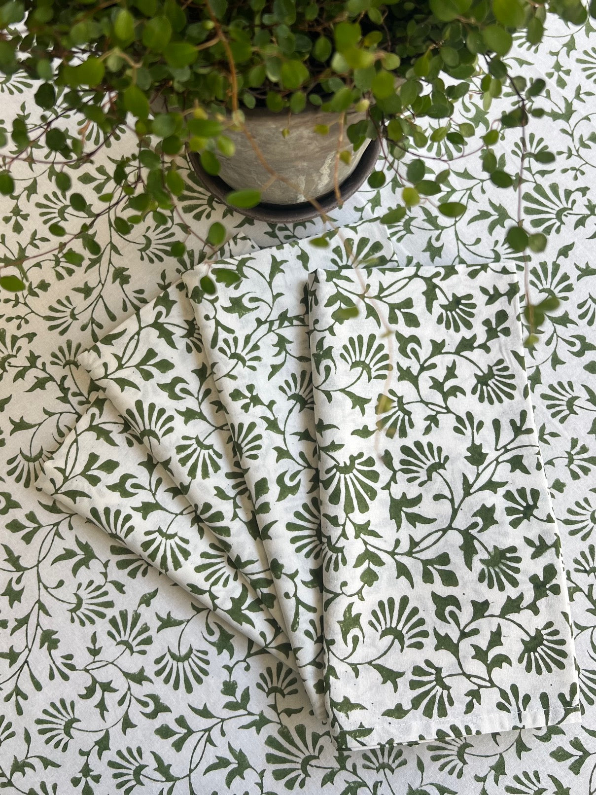 Trailing Florets Napkins in Green - Set of 4