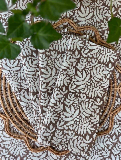 Gathered Garden Tablecloth in Saddle Brown