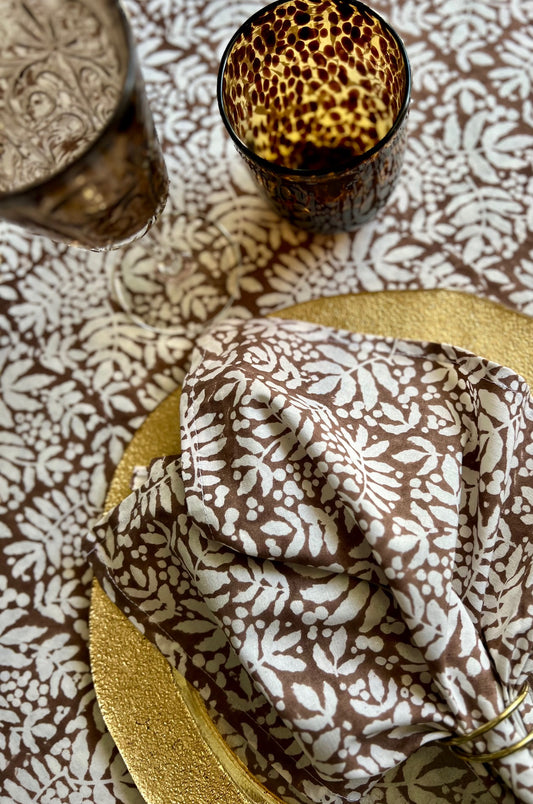 Gathered Garden Tablecloth in Saddle Brown