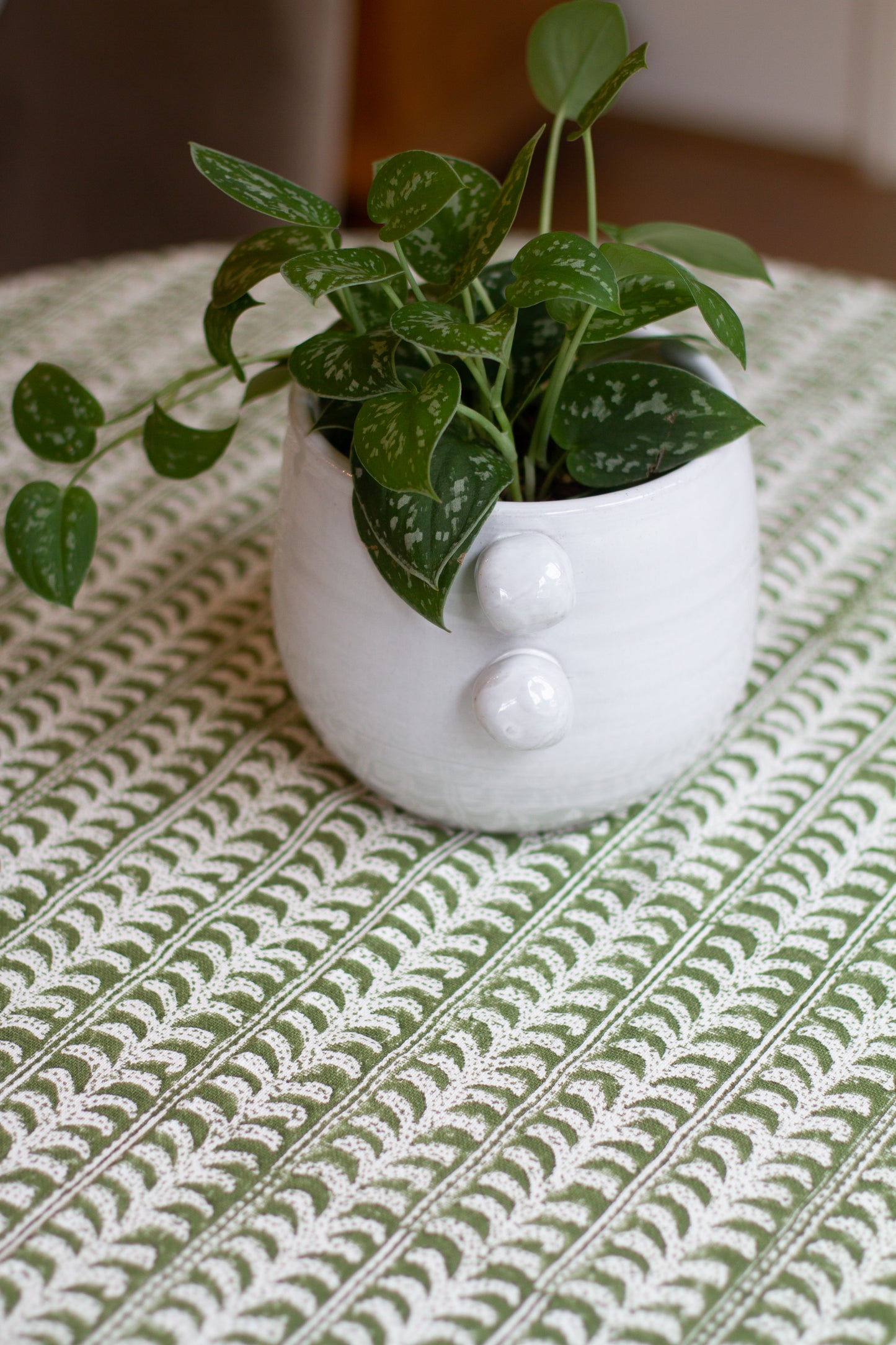 Endless Fleur Tablecloth in Green