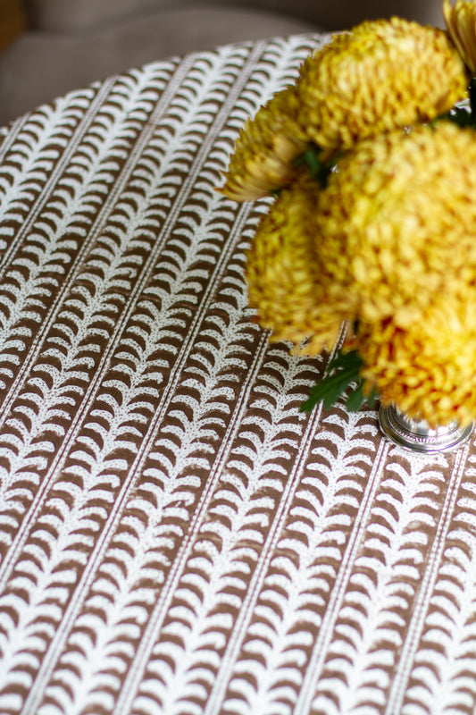 Endless Fleur Tablecloth in Chocolate Brown