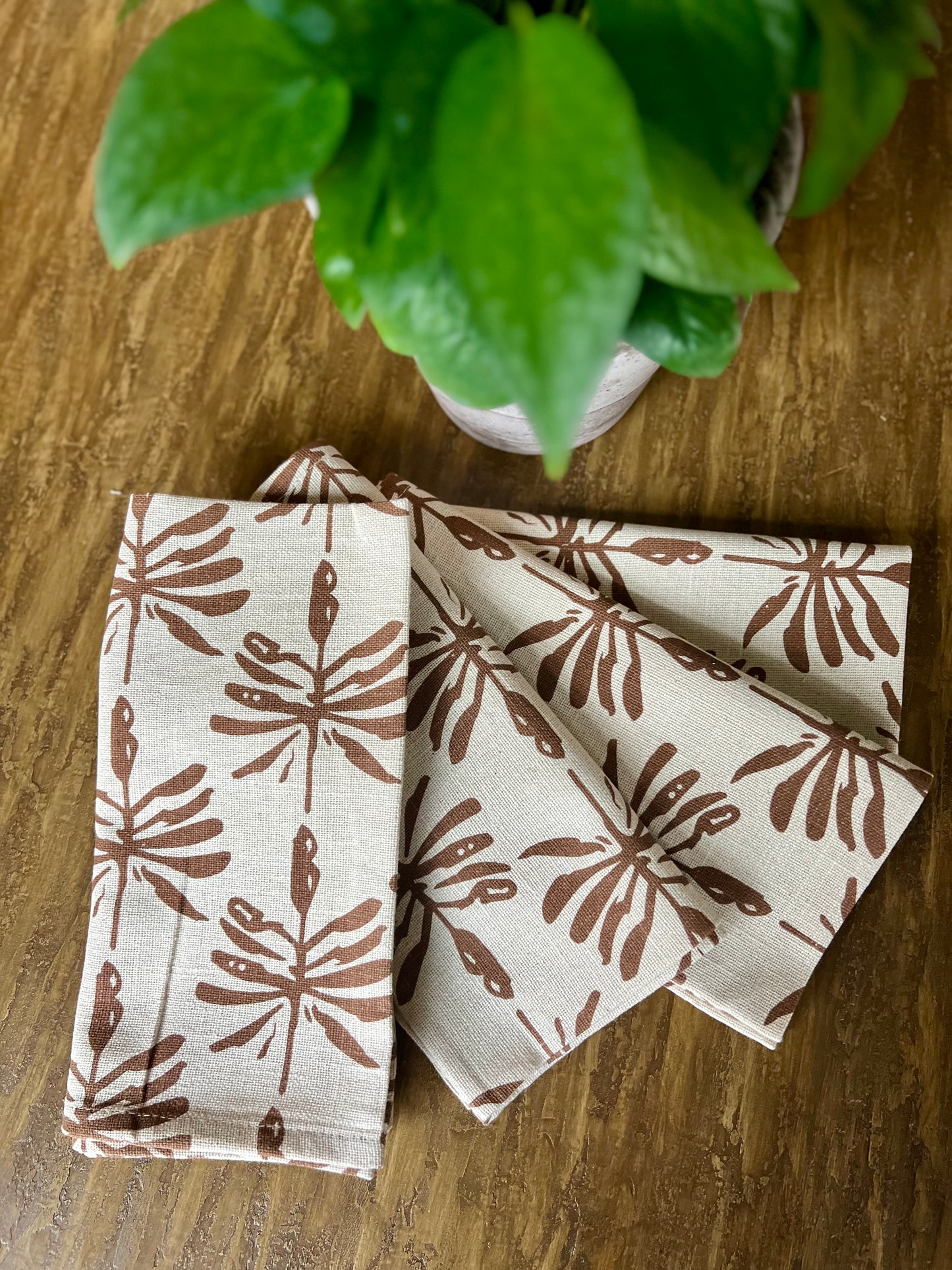 Dragonfly Lures Napkins in Walnut Brown - Set of 4