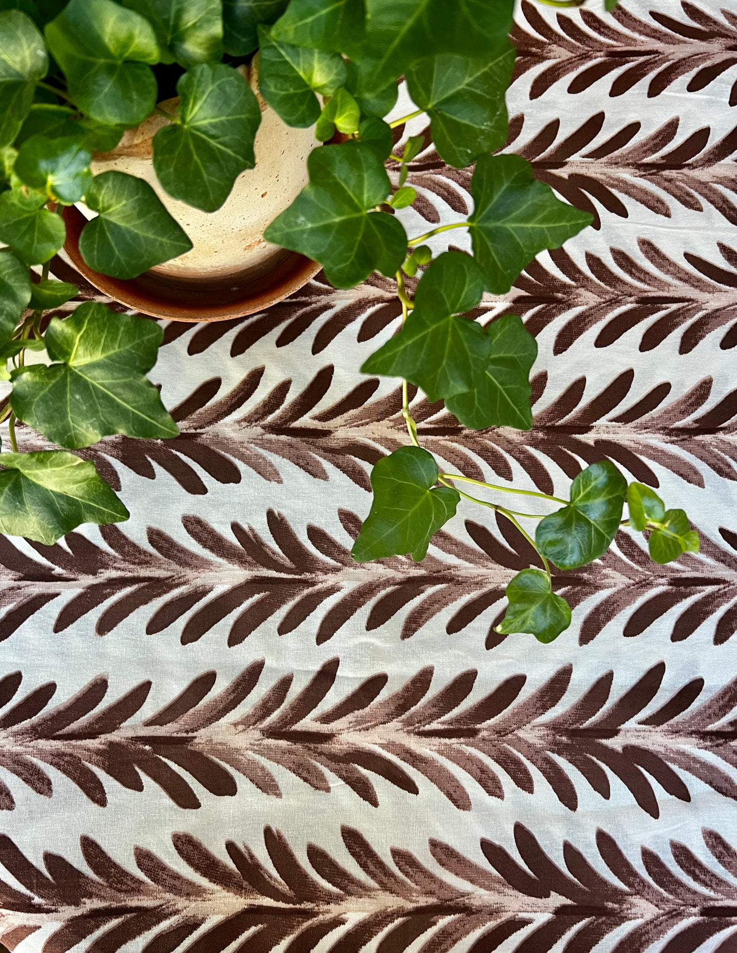 Ferns Tablecloth in Walnut Brown