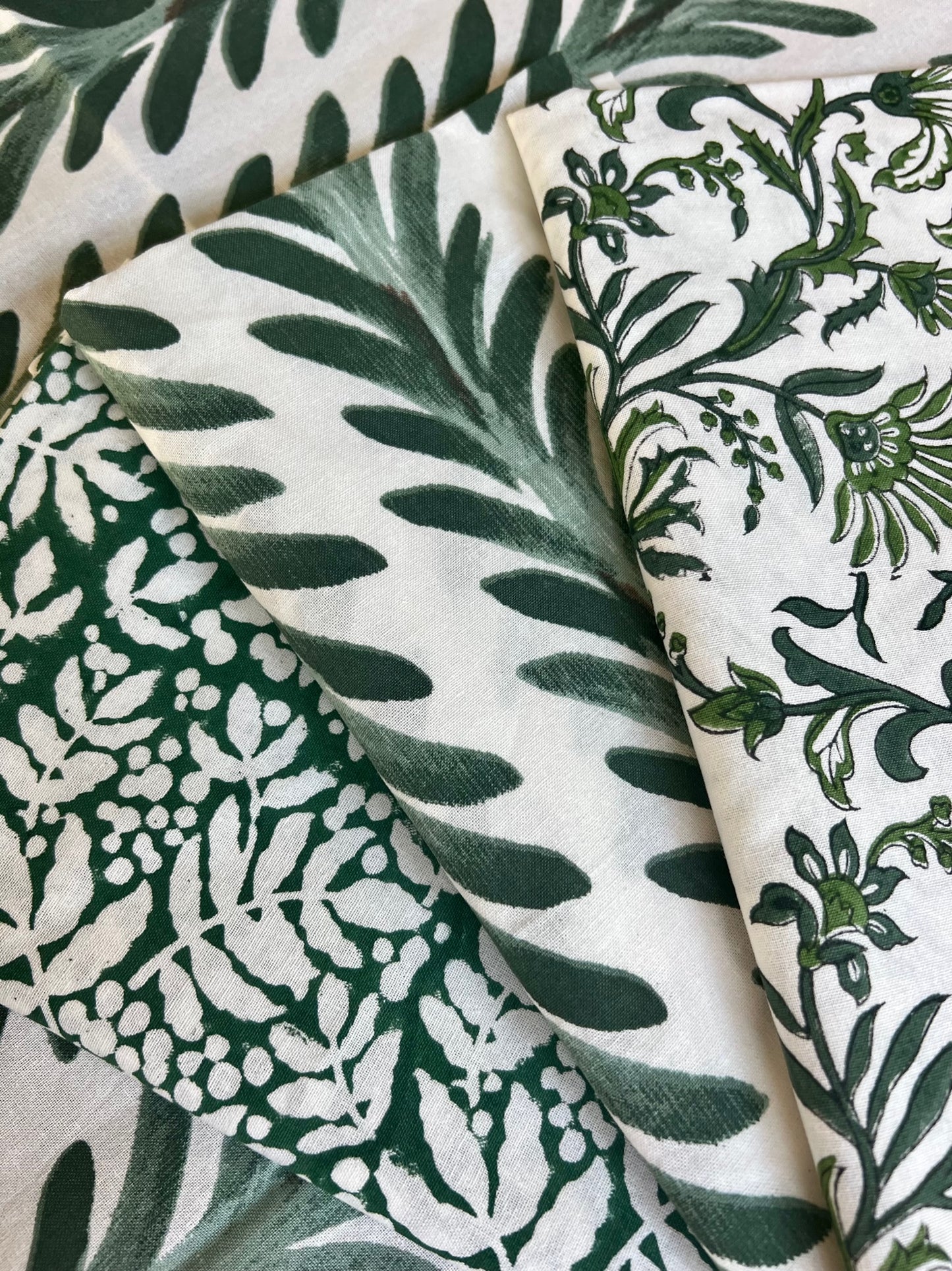 Ferns Tablecloth in Pine Green